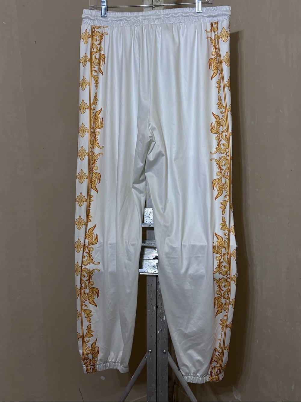 Manfinity Homme White Baroque Print Track Pants Joggers Sz XL - Picture 6 of 13